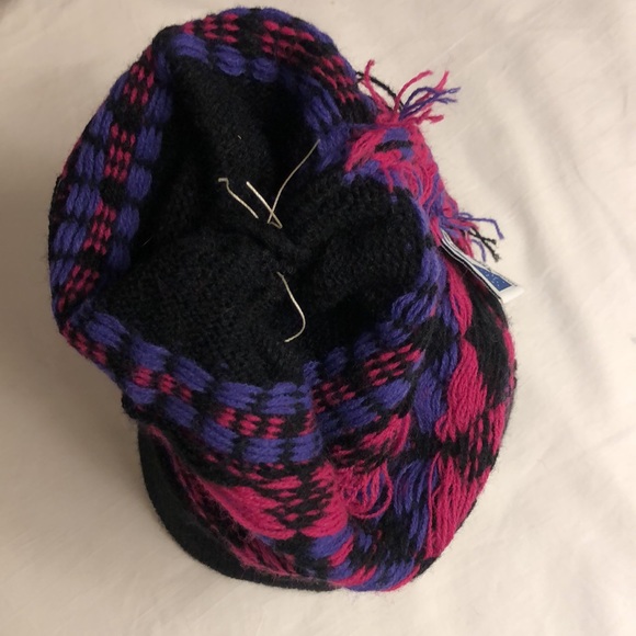 Vintage Wool Knit Ski Cap Hat by The Mews in Center Conway, New Hampshire - Picture 4 of 9